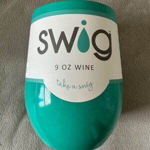 Swig 9 oz insulated stemless wine cup teal with lid